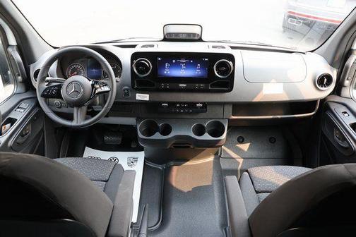 2025 Mercedes-Benz Sprinter 2500 High Roof