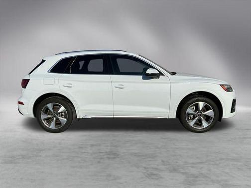 2023 Audi Q5 40 Premium Plus
