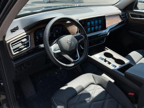 Deep Black Pearl Effect 2025 Volkswagen Atlas 2.0T SE