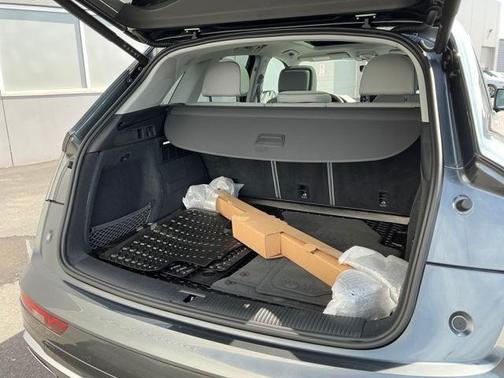 2024 Audi Q5 45 S line quattro Premium