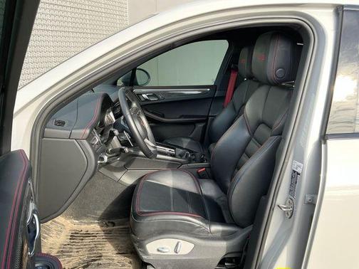 Chalk 2024 Porsche Macan GTS