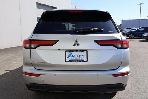 2024 Mitsubishi Outlander ES