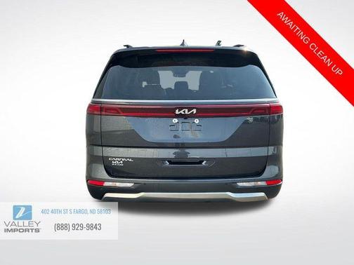 Metal 2023 Kia Carnival SX