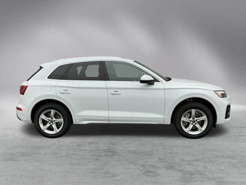 2022 Audi Q5 40 Premium