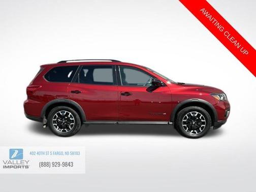 2020 Nissan Pathfinder SL