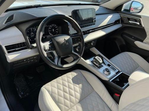 2023 Mitsubishi Outlander PHEV SEL