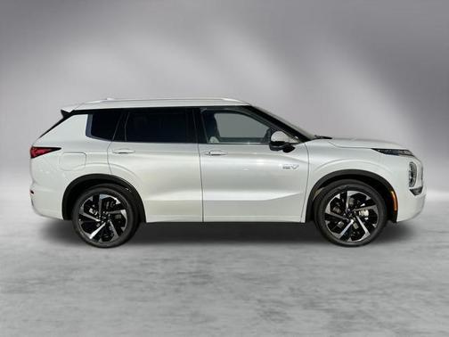 2023 Mitsubishi Outlander PHEV SEL