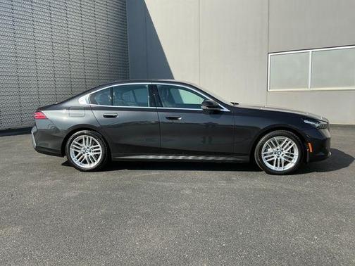 2025 BMW 540 i xDrive