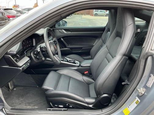 2025 Porsche 911 Carrera