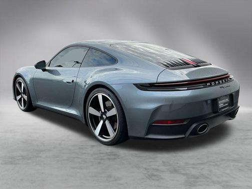 2025 Porsche 911 Carrera