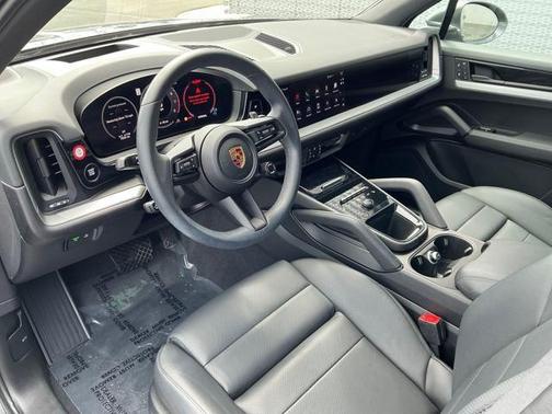 2024 Porsche Cayenne Base