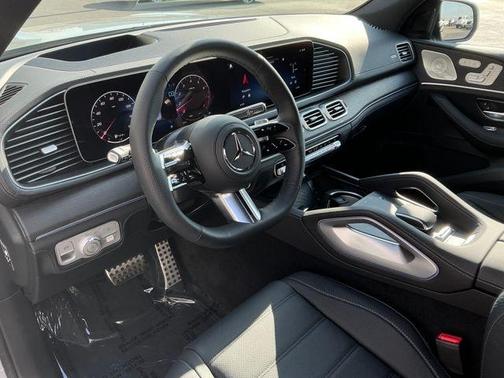 2026 Mercedes-Benz GLS 580 