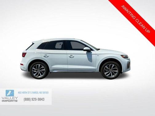 Glacier White Metallic 2023 Audi Q5 45 S line quattro Premium
