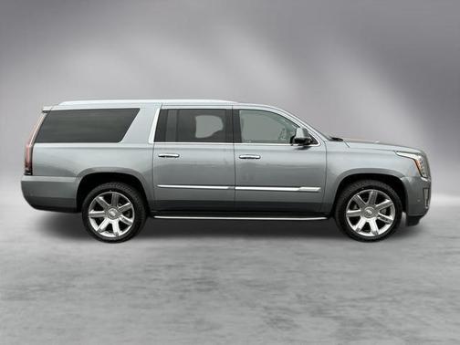 2018 Cadillac Escalade ESV Luxury