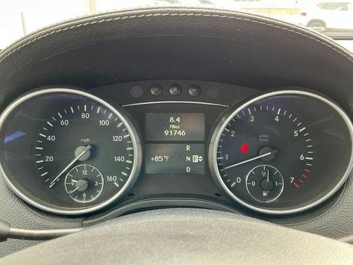 Silver 2009 Mercedes-Benz GL-Class GL 550 4MATIC
