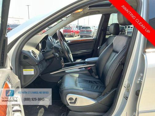 Silver 2009 Mercedes-Benz GL-Class GL 550 4MATIC