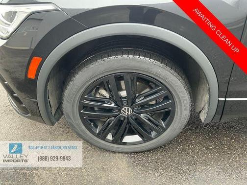 2022 Volkswagen Tiguan 2.0T SE R-Line Black