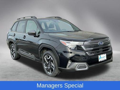 Crystal Black Silica 2025 Subaru Forester Limited