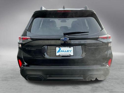 Crystal Black Silica 2025 Subaru Forester Limited