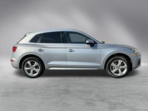 2020 Audi Q5 40 Premium Plus