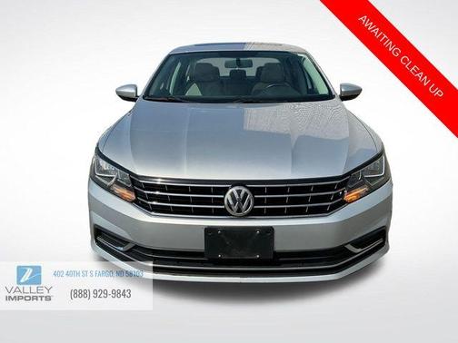 Reflex Silver Metallic 2016 Volkswagen Passat 1.8T SE
