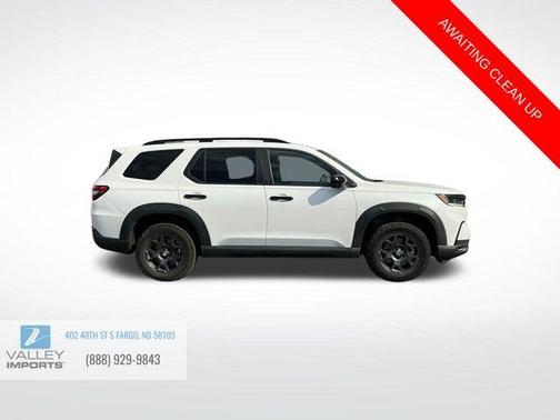 White 2023 Honda Pilot TrailSport