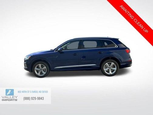 Navarra Blue Metallic 2023 Audi Q7 45 Premium Plus