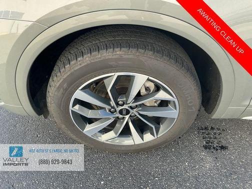 2023 Audi Q5 45 S line quattro Premium