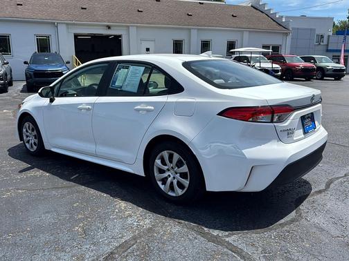 Ice Cap 2025 Toyota Corolla LE