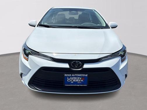 Ice Cap 2025 Toyota Corolla LE
