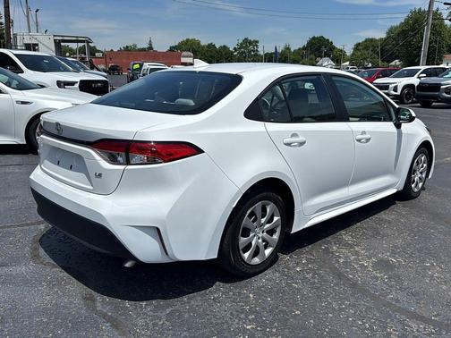Ice Cap 2025 Toyota Corolla LE