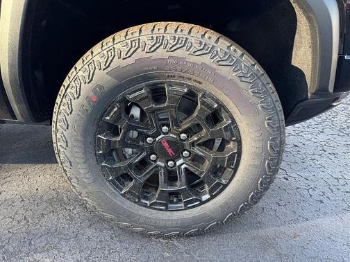 Onyx Black 2026 GMC Canyon Elevation