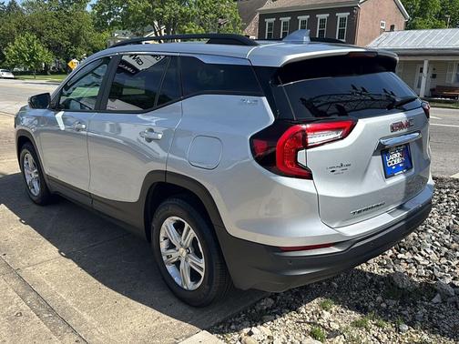 Quicksilver Metallic 2022 GMC Terrain SLE