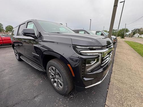 Dark Ash Metallic 2026 Chevrolet Suburban LT