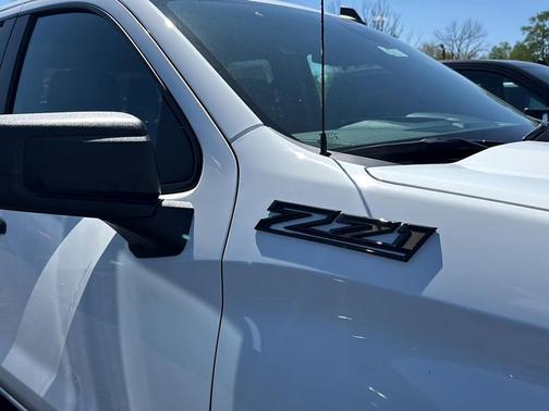 Summit White 2026 Chevrolet Silverado 1500 Custom Trail Boss