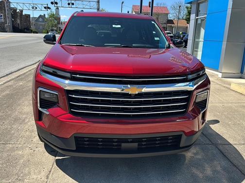 Radiant Red Tintcoat 2026 Chevrolet Traverse LT