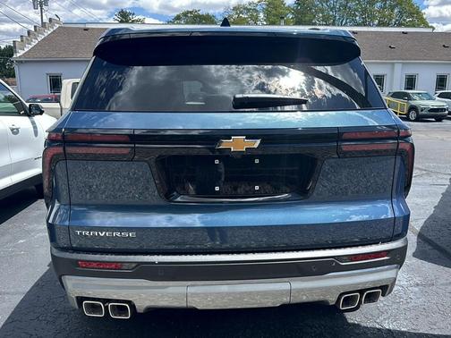 Lakeshore Blue Metallic 2026 Chevrolet Traverse LT
