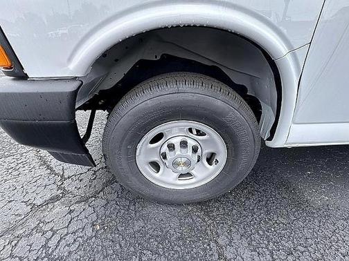Summit White 2025 Chevrolet Express 2500 LT