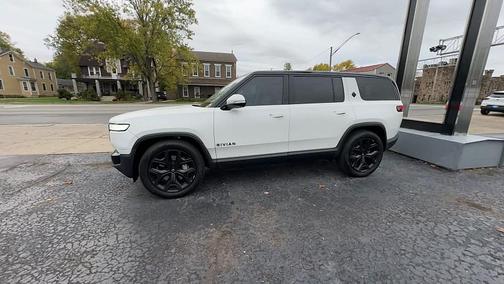 2024 Rivian R1S Adventure