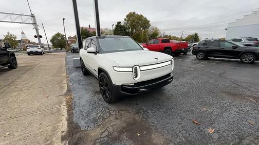 2024 Rivian R1S Adventure