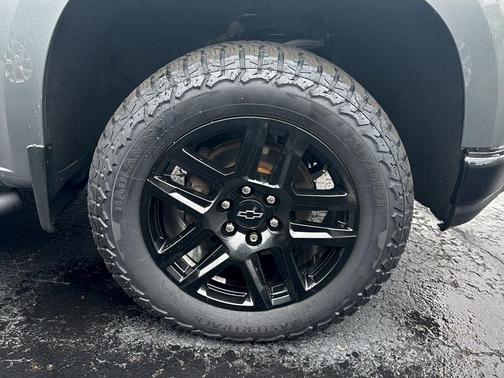 Satin Steel Metallic 2022 Chevrolet Silverado 1500 Limited Custom Trail Boss