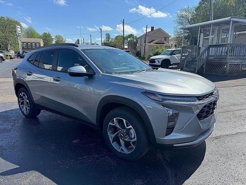 Sterling Gray Metallic 2026 Chevrolet Trax LT