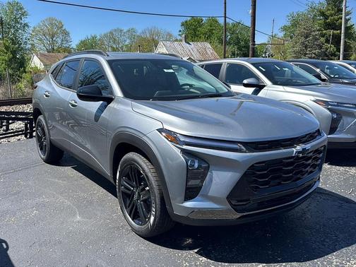 Sterling Gray Metallic 2026 Chevrolet Trax FWD ACTIV