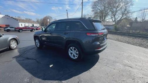 Baltic Gray Metallic Clearcoat 2024 Jeep Grand Cherokee Limited