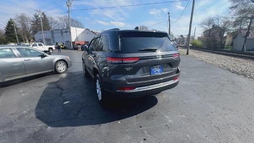 Baltic Gray Metallic Clearcoat 2024 Jeep Grand Cherokee Limited