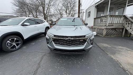 Sterling Gray Metallic 2026 Chevrolet Trax FWD 2RS