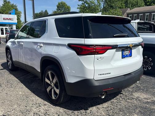 Summit White 2022 Chevrolet Traverse LT Leather