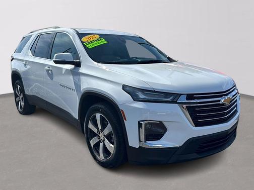 Summit White 2022 Chevrolet Traverse LT Leather