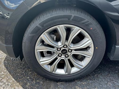 AGATE BLACK METALLIC 2024 Ford Edge Titanium