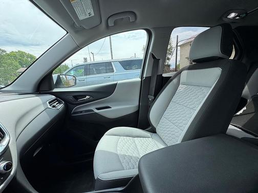 Iridescent Pearl Tricoat 2018 Chevrolet Equinox LT